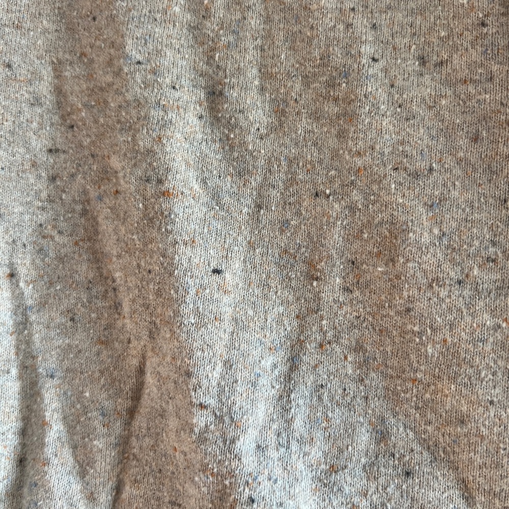 Charles Tyrwhitt Men’s heathered cream v-neck sweater, cotton & cashmere - Large - Picture 3 of 11
